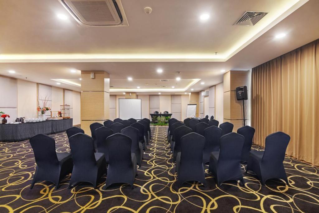 Quest Hotel Darmo - Surabaya By Aston Екстер'єр фото