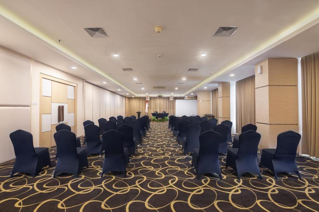 Quest Hotel Darmo - Surabaya By Aston Екстер'єр фото