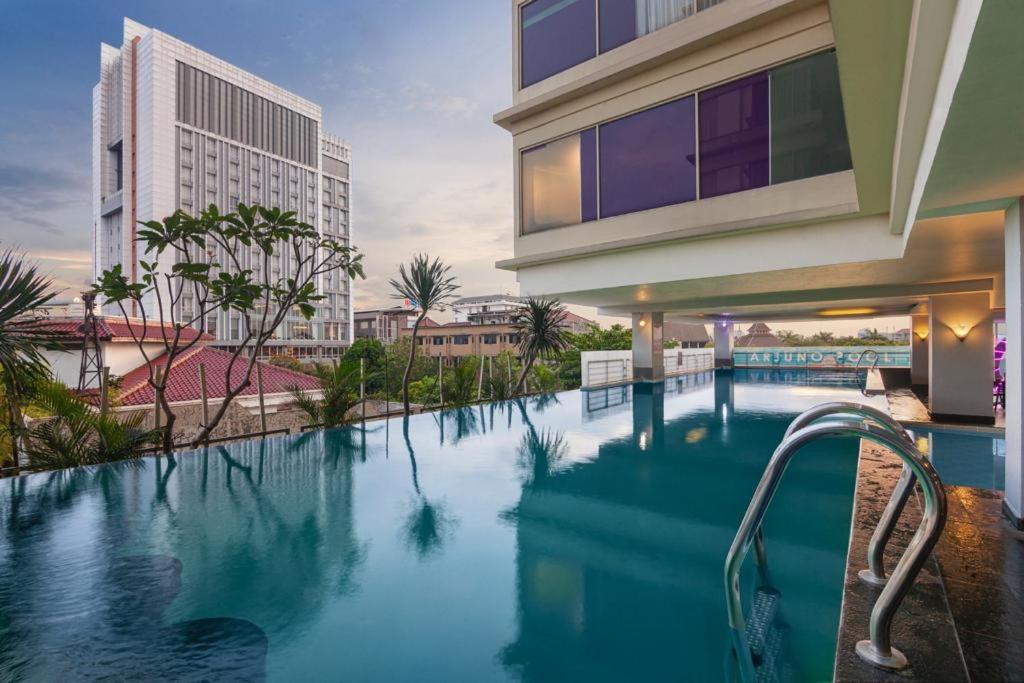 Quest Hotel Darmo - Surabaya By Aston Екстер'єр фото