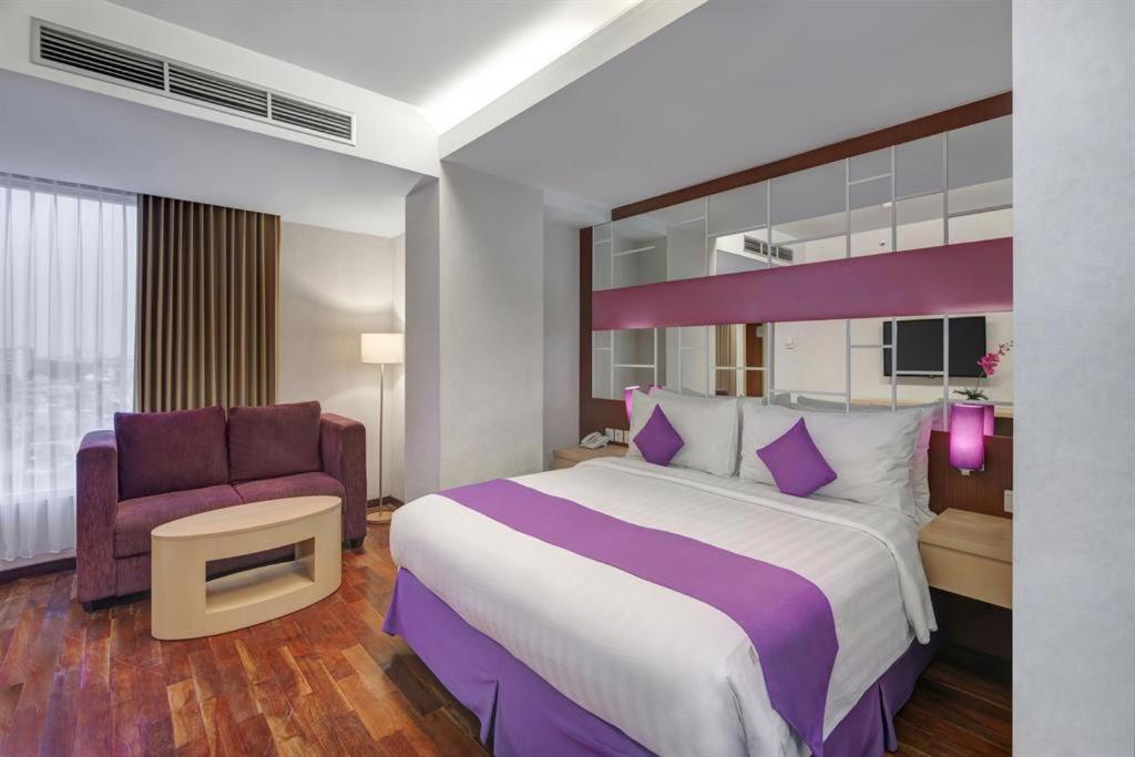 Quest Hotel Darmo - Surabaya By Aston Екстер'єр фото