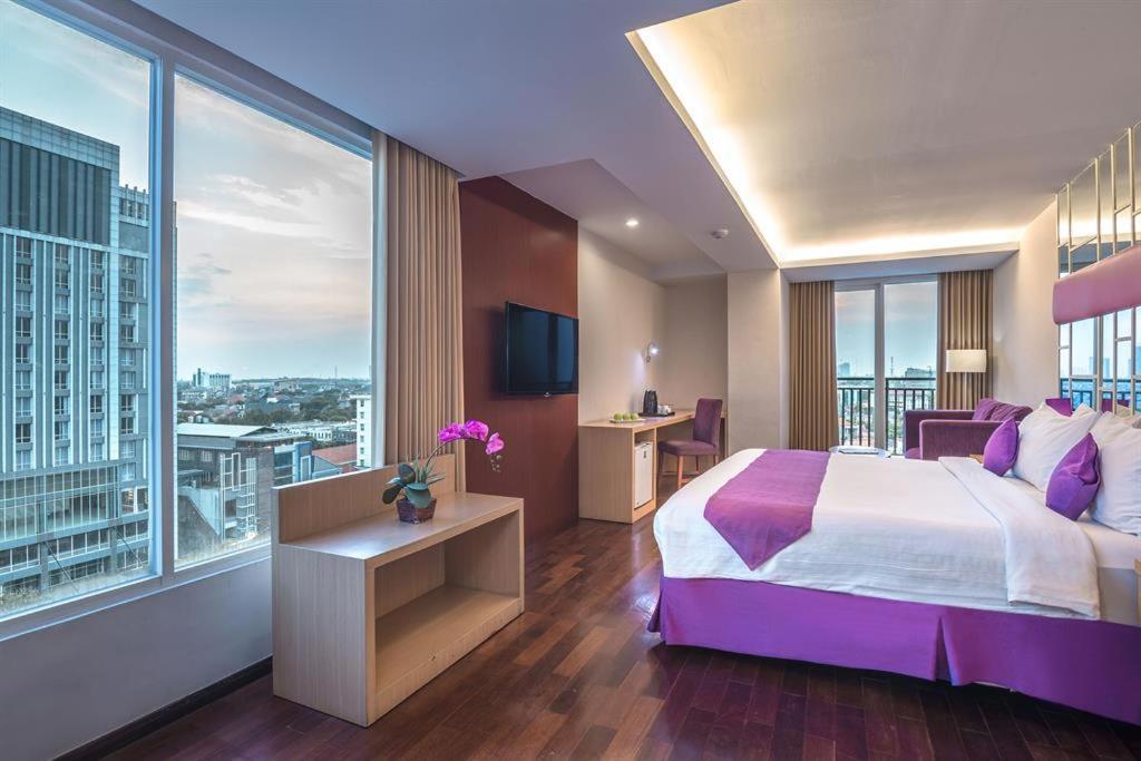 Quest Hotel Darmo - Surabaya By Aston Екстер'єр фото