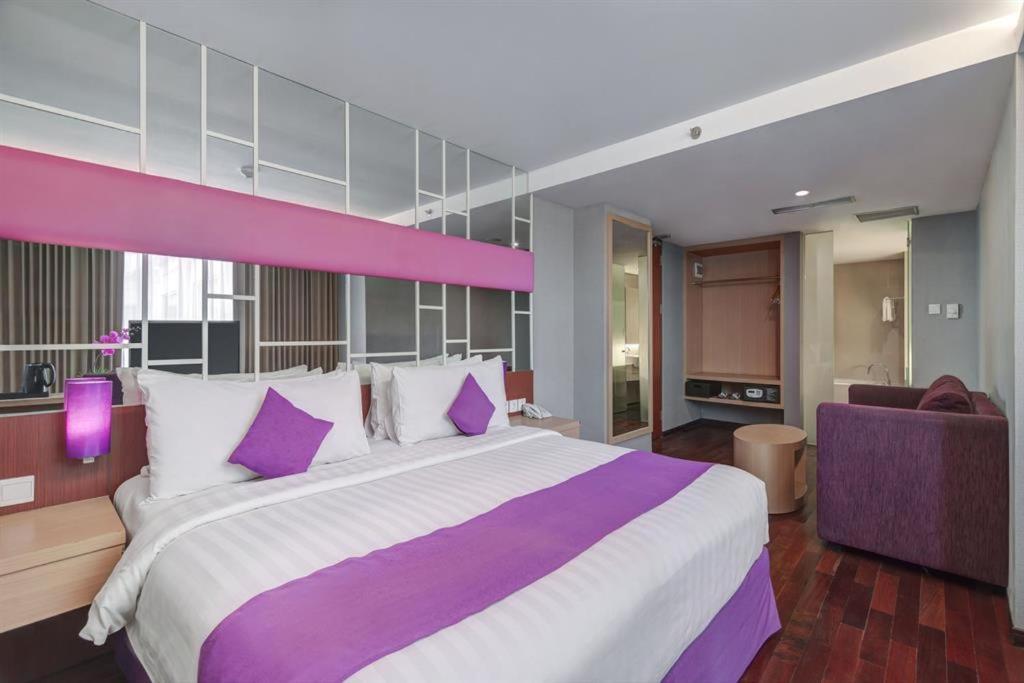 Quest Hotel Darmo - Surabaya By Aston Екстер'єр фото